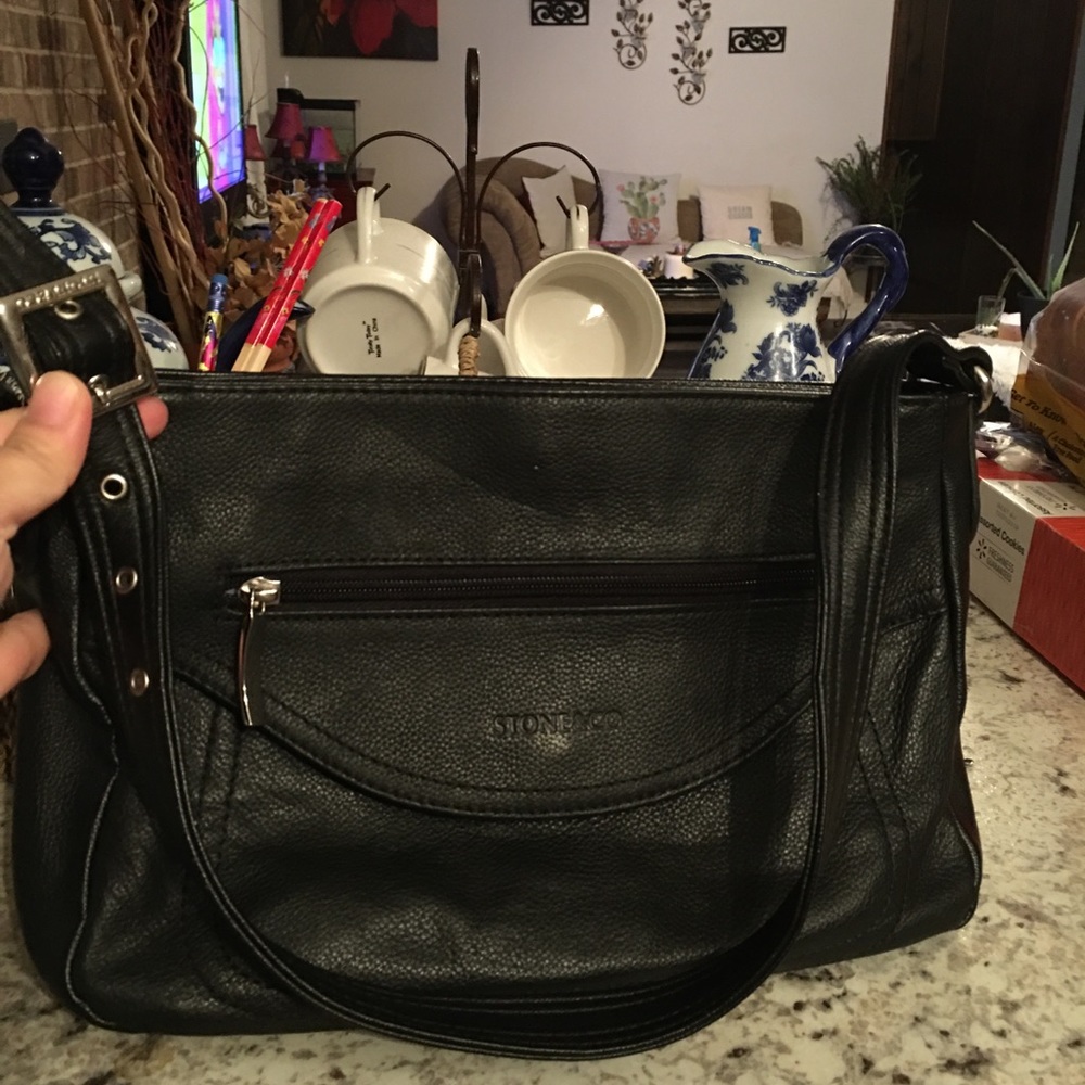 Bundle purse and wallet(SOLD) don’t buy.